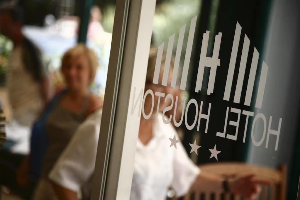 Hotel Houston Rimini Bagian luar foto